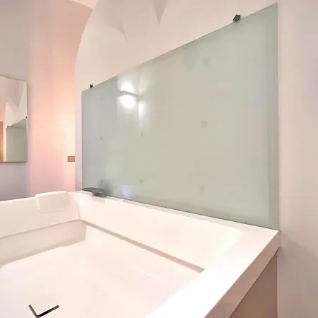 Comfy 2 Bedrooms Near The Apartmán *