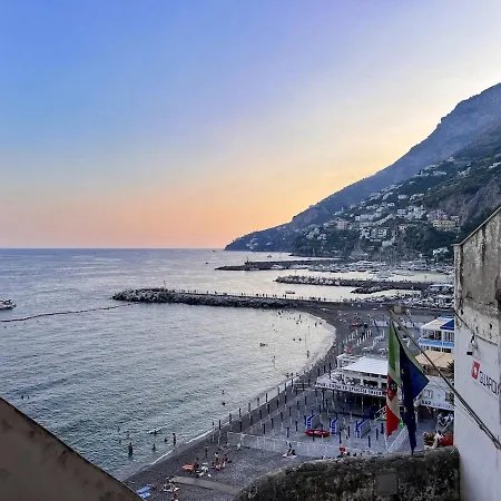 Comfy 2 Bedrooms Near The Apartmán Amalfi