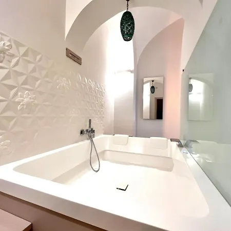 Comfy 2 Bedrooms Near The *