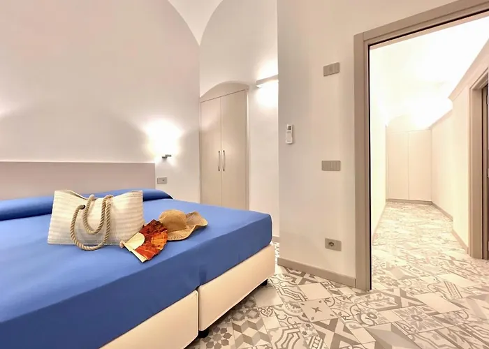 Comfy 2 Bedrooms Near The アパート アマルフィ