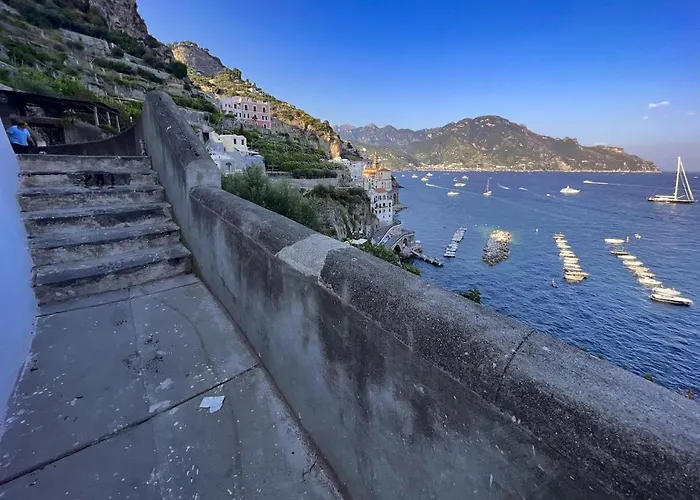 Comfy 2 Bedrooms Near The アパート