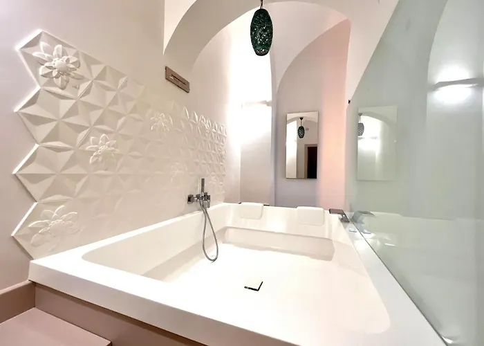 Comfy 2 Bedrooms Near The *