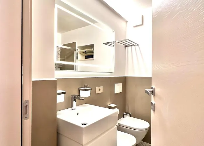 Comfy 2 Bedrooms Near The Apartman Amalfi